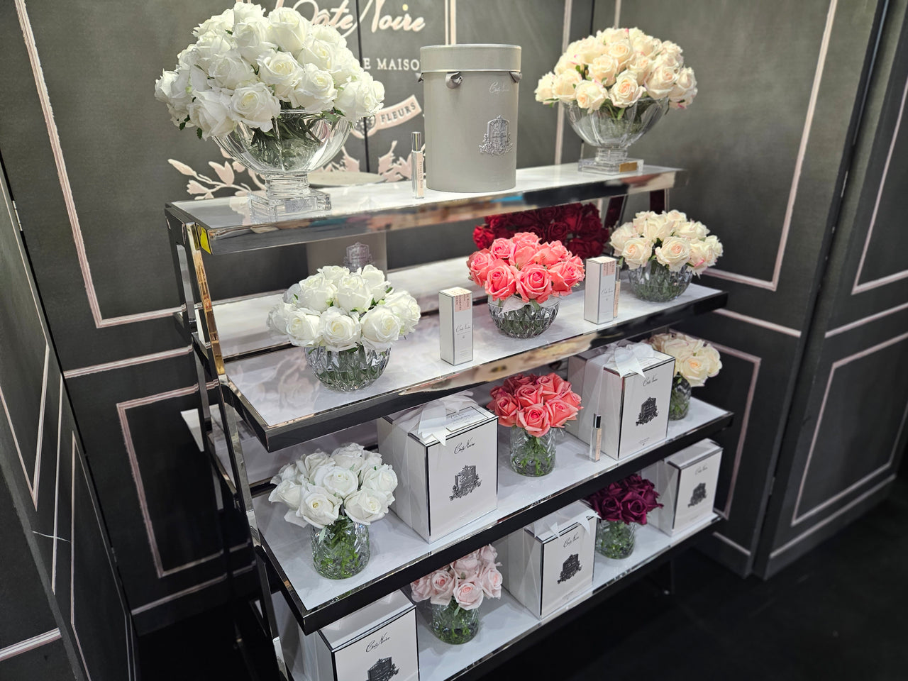 Cote Noire Centrepiece 37 Rose Bud Bouquet - White & Silver Badge - CPRB01