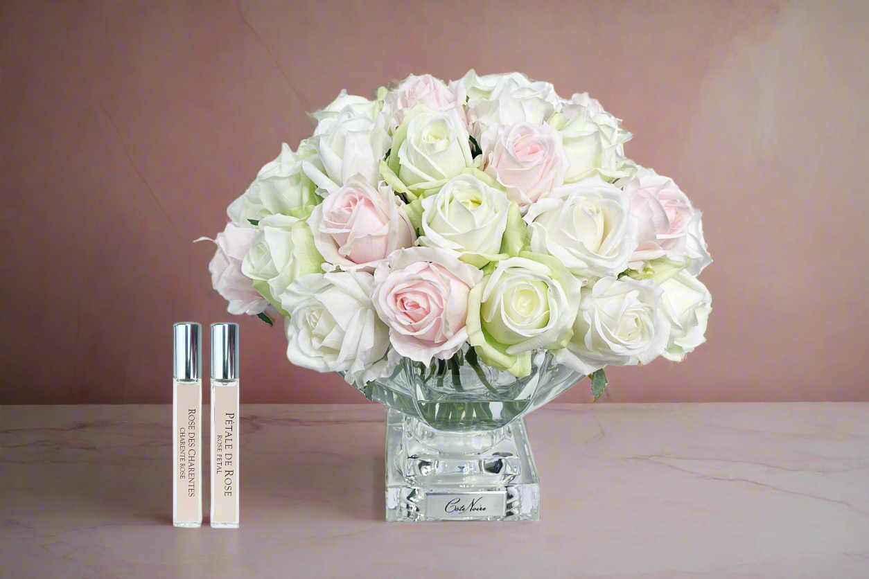 ** NEW ** Cote Noire Luxury Centrepiece 37 Rose Bud Bouquet - Pink, Green & White - Gold Badge - CPRB13