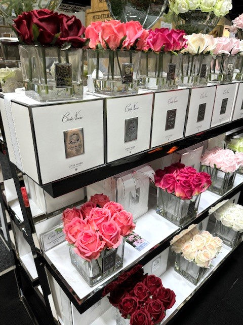 Cote Noire Couture 9 Rose Buds - Square Clear Vase Silver & Peach - SVS905