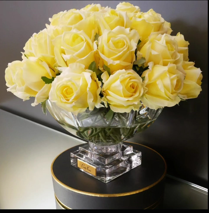 Cote Noire Luxury Centrepiece 37 Rose Bud Bouquet - Yellow & Gold Badge - CPRB08