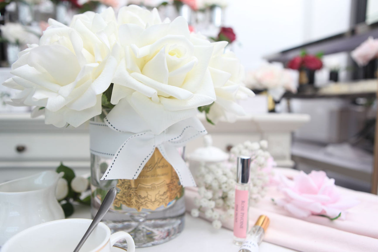 Cote Noire Luxury Grand Bouquet - White - Gold Badge - LTW11