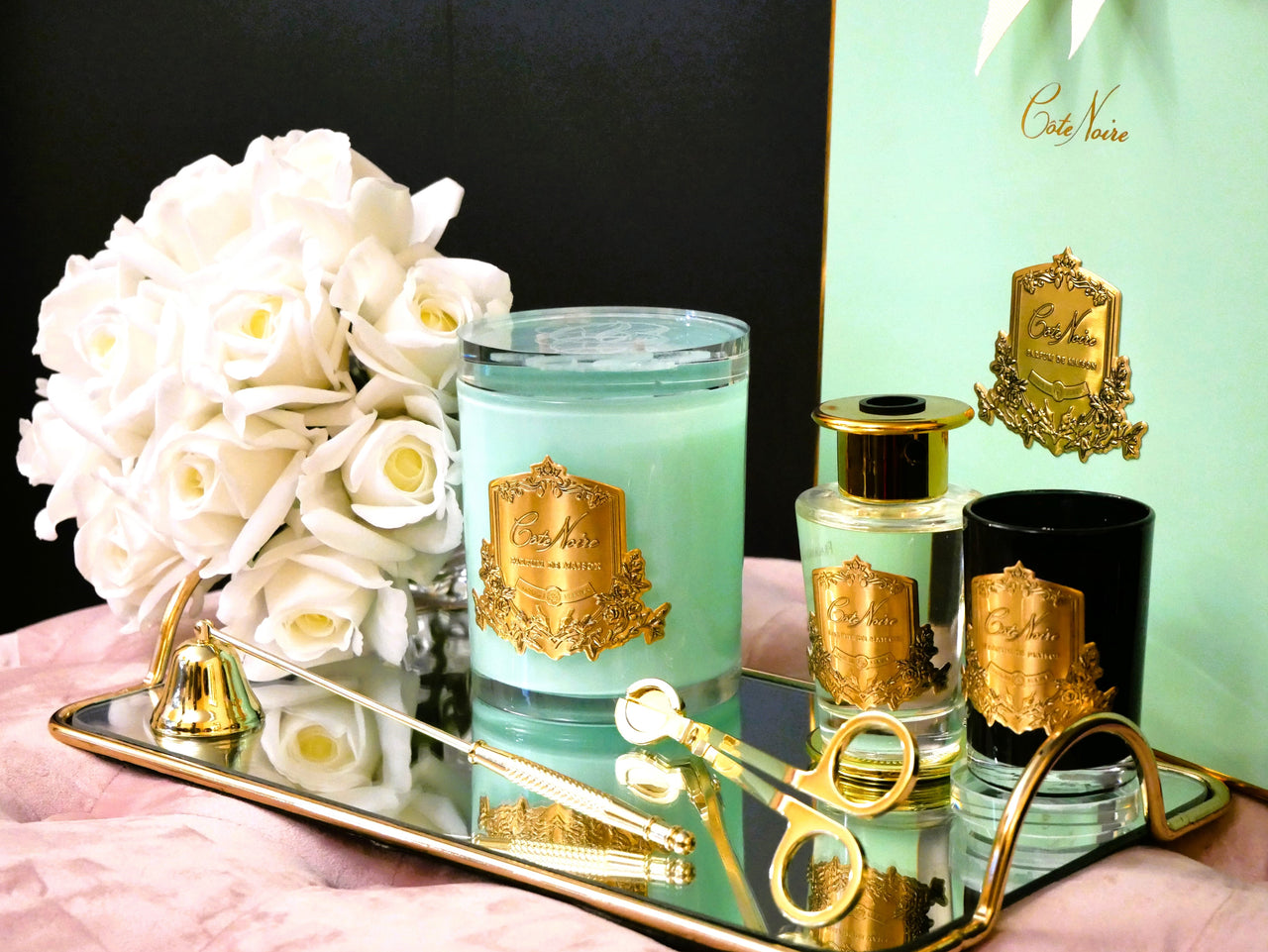 * LIMITED EDITION CANDLE * JADE BLUE VESSEL 450G CANDLE IN PERSIAN LIME WITH CRYSTAL GLASS LID