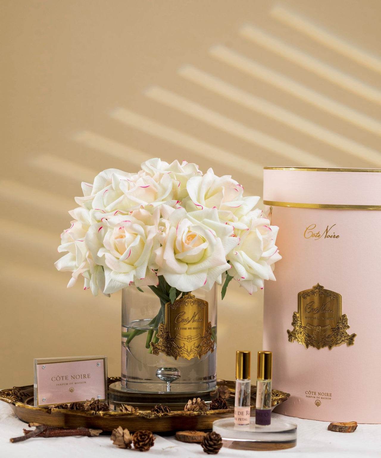 Cote Noire Luxury Grand Bouquet - Pink Plush - Gold Badge - LTW02