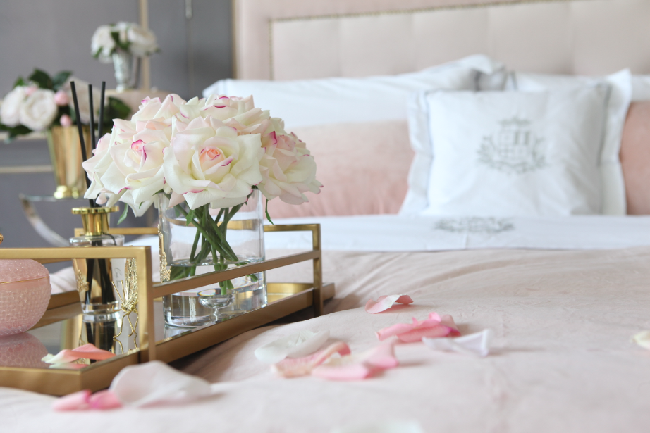Cote Noire Luxury Grand Bouquet - Pink Plush - Gold Badge - LTW02