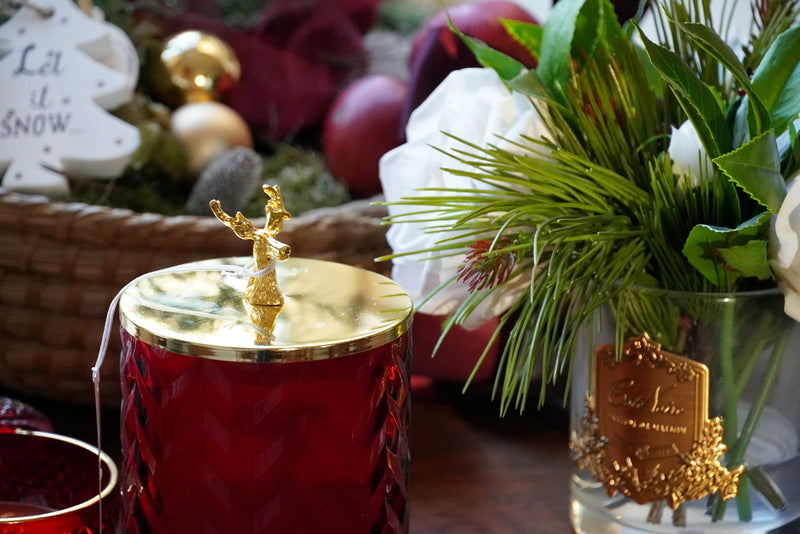 *NEW*  CHRISTMAS RED HERRINGBONE CANDLE - WITH DEER LID - Coconut Biscuit